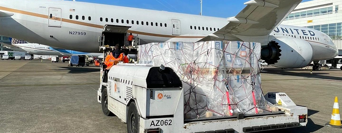 Vaccintransport Brussels Airport