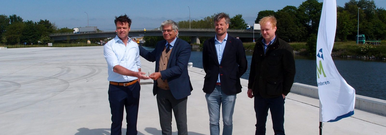 Nicola Samyn (Transferium), Jean de Bethune (POM West-Vlaanderen), Johannes Lagasse (Multi Logistics Group) en Pieter Decloedt (POM West-Vlaanderen)