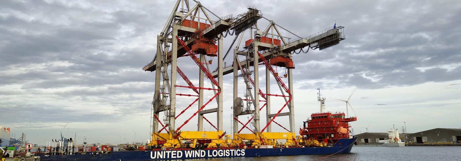 Port of Antwerp-Bruges lading ccontainerkranen Katoen Natie door Euro Nordic