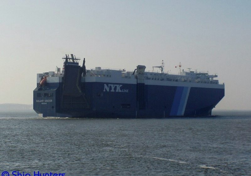 Autoschip 'Galaxy Leader' nabij Antwerpen