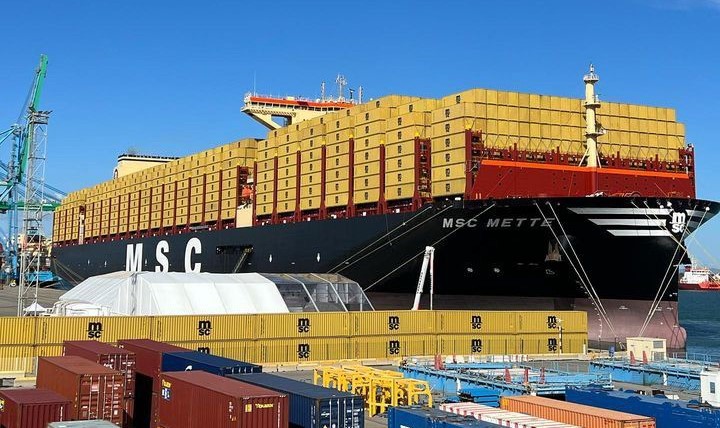 De 'MSC Mette' (24.116 teu) in Fos