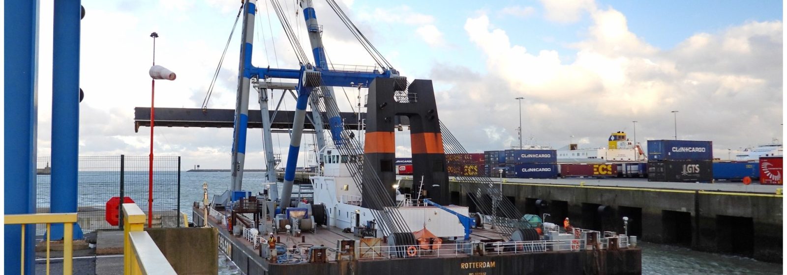 Hefschip 'Matador 3' in Pierre Vandammesluis Zeebrugge