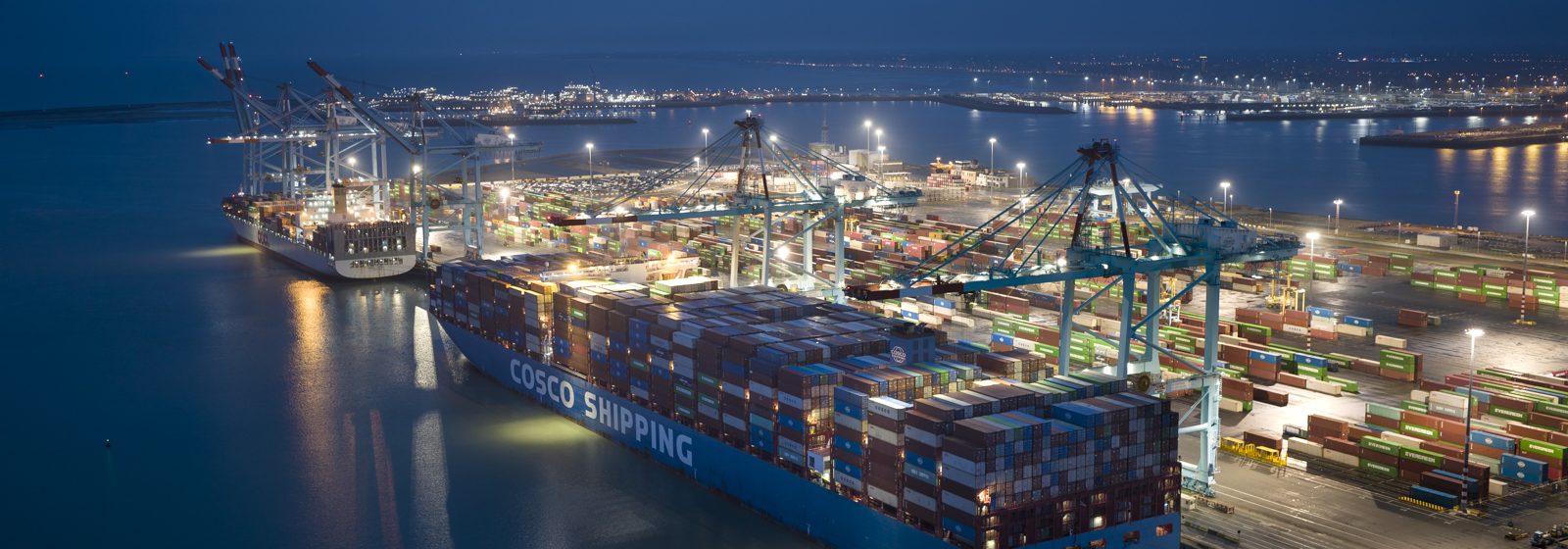 Aanloop 'COSCO Scorpio' en 'OOCL Seoul' bij CSP Zeebrugge