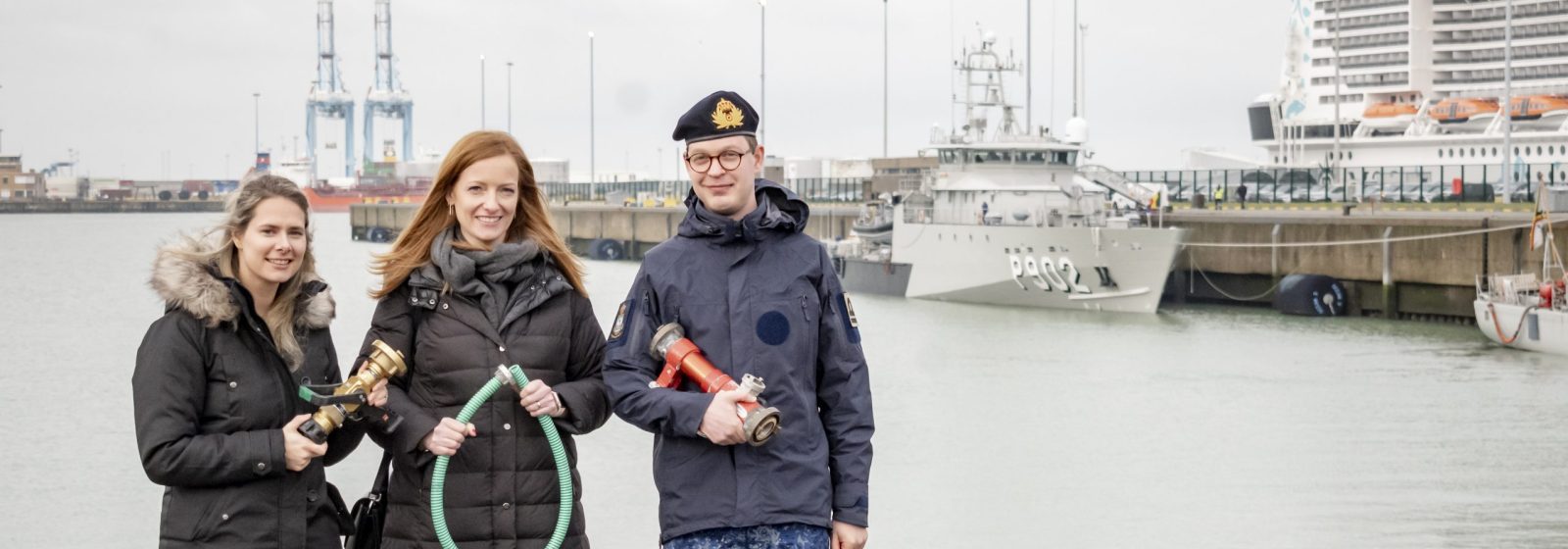 Aagje Rappé (Footprint inc.), Eveline Buyck (De Blauwe Cluster) en Tim Hertsens (Belgische Marine)