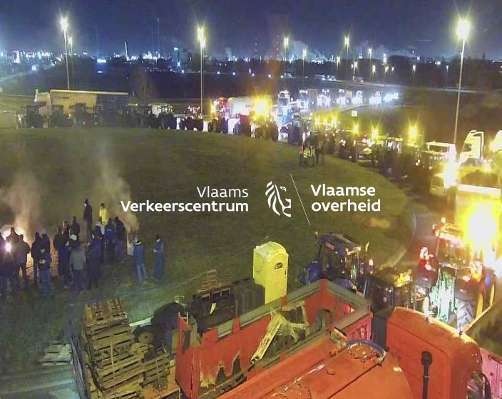 Filterblokkade boeren aan de rotonde Waaslandhaven-Zuid.