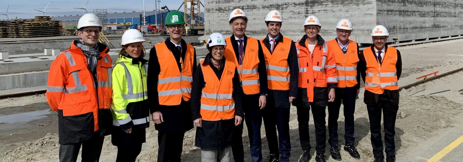 Bezoek Premier De Croo en Minister Van der Straeten aan de caissonwerf van het Prinses Elisabeth Eiland