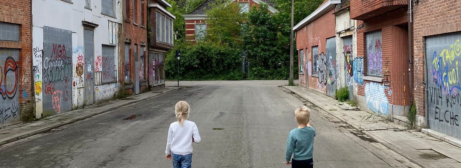 Kinderen op wandel in Doel