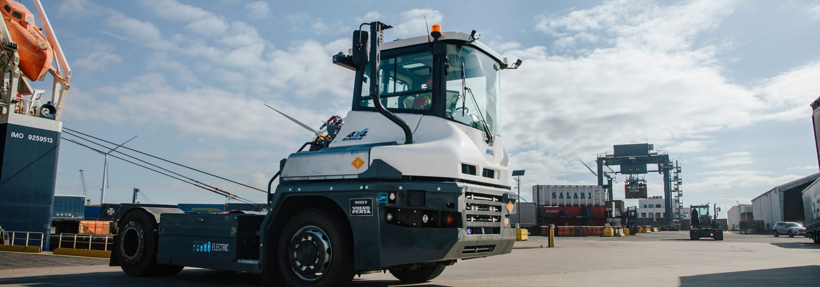 Elektrische 4x4 Roro-trekker bij DFDS in Gent