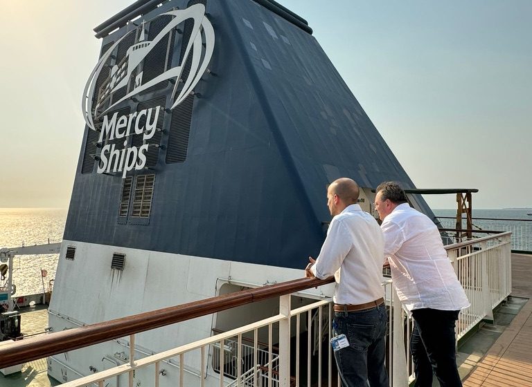 Rob Smeets als vrijwilliger bij Mercy Ships